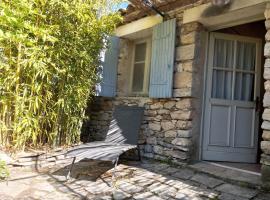 Sous la vigne, hotel en Rustrel