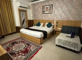 Hotel Luck Plaza Near Delhi Airport