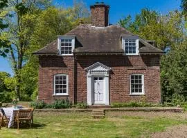 Heronden Cottage by Keepers Cottages