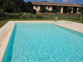 Les Gîtes de Pardaillan - piscine&clim - campagne - 4 personnes, Hotel in Pardaillan