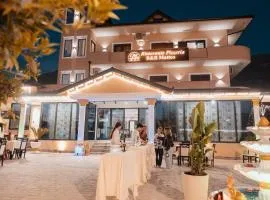 Matteo Garden & Restaurant