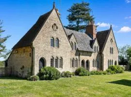 Alms House West Grade II Listed Garden & Patio