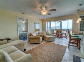 Waterfront Two-Bedroom Condo on Venice Island, hotel en Venice