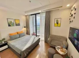 Quiet Relaxing Studio with Beautiful Night View at Green Bay Hanoi