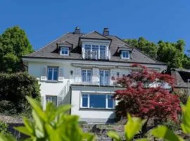 Ganz neu! Große Ferienwohnung mit 2-Schlafzimmern mit Seeblick, Sauna und eigener Terrasse