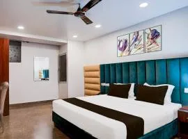 Hotel O R S Golden by RS Group