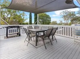 Sunset Sanctuary - Pet Friendly - 5 Mins Walk to Beach