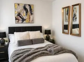 Brand New Modern & Comfy Apartment