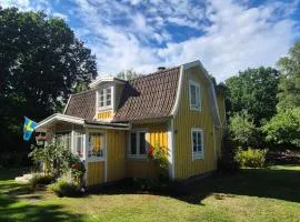 Sommaridyll nära havet i Torhamn