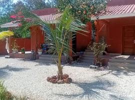 Villa de 2 logements T2 independants , avec terrasse et grande cour, khách sạn ở Ndangane
