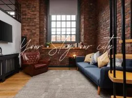 Liverpool Warehouse Flat - Sleeps 5, WiFi, Free On-Site Parking