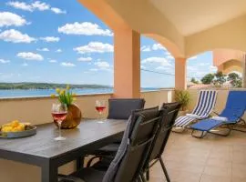 Dana Apartments - Seafront Pašman