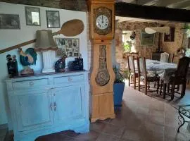 Le vieux manoir de la guarde vue imprenable sur le Mont valier