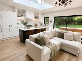 NEW Rarely Available Luxury House Sleeps up to 8
