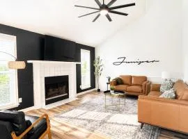 Juniper: 3 bedroom w/ pool