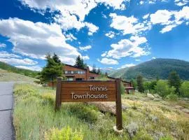 Tennis Townhomes 1331 by SummitCove Lodging