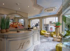 Hôtel Le Rocher, מלון בקאלבי
