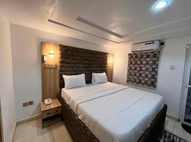 Kelvin Cameo Resort Hotel, хотел в Madala