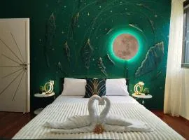 Celestial Suite Near Chalkida Downtown & The Beach