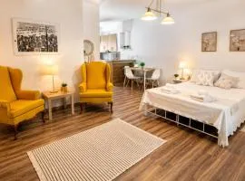 Cloud9 Airport Suites