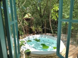 Love Frequency - יורט קסום במתת, hotel u gradu 'Mattat'
