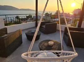 NEW! Enchanting house, wonderful sea view, Salamina