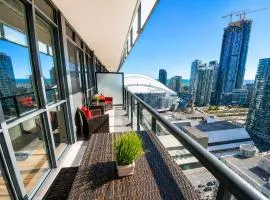 Central Toronto Suite by CN Tower and Rogers Centre, Free Parking