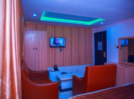 DonFleakies Hotels and Suites, hotell i Ejigbo