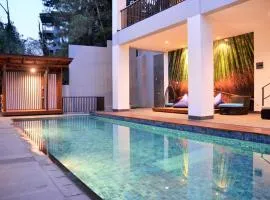 Narwastu Hill View Villa 6 Bedrooms With a Private Swimming Pool and a Movie Room