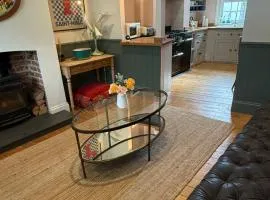 Spring Crescent Cottage in Rye