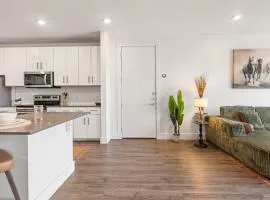 Modern 1BR Retreat w Resort Pool Stylish Living