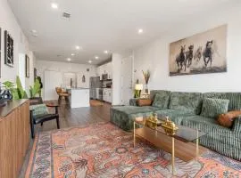 1BR Retreat w Resort Pool Stylish SAI 7205