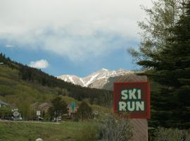Ski Run 302 by SummitCove Lodging, hotel a Keystone