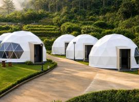 Casa de Monique Glamping Resort, hotel em Bogor