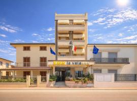 Hotel La Vela, hotel a Lido di Camaiore