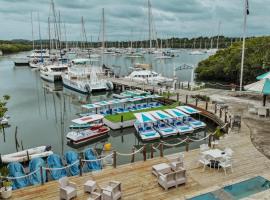 Puerto Blanco Marina & Hotel، فندق في Luperón