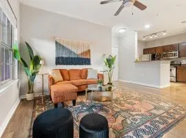 Stylish Ground 1BR w Patio Pool WiFi PEC 9102