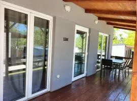 Sunny Home 18 - rodzinny domek w Dalmacji