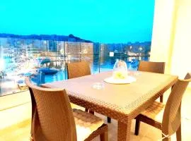 GrandBlue Vista Marsalforn, State-of-the-Art 2BR Seafront Luxury Apartment