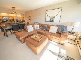 Saints John 2537 by SummitCove Lodging