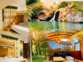 e34 Café, Restaurant & Hotel Koslanda Hideaway with a Private Natural Pool