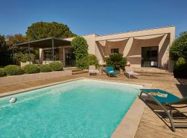 Villa Malona, 7 km de la plage، فندق في سوريد