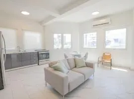 2 Bedroom Apt. Close to the beach