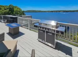 Parrot Bay Paradise