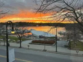 Downtown Charlevoix Loft w Lake Charlevoix Views