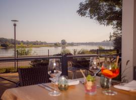 WELTRAD Parkhotel am Fluss, hotel en Schönebeck