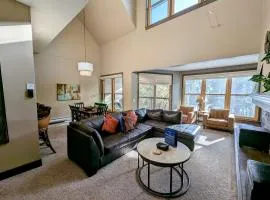 Quicksilver 1671 by SummitCove Lodging