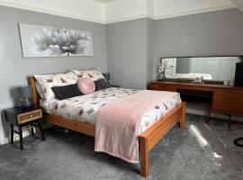 Cosy Stay in the Heart of Dover, viešbutis Doveryje