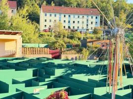 Viesnīca Ferienwohnung am ElbeFreizeitland - Panoramablick - free parking - LILIEN pilsētā Kēnigšteina pie Elbas