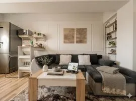 Comfortable and modern, 5 minutes from the airport